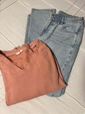AE Blue High-Rise Jeans (10 Long) with GAP Rose Sweatshirt (Medium)